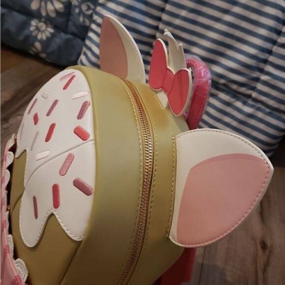 Loungefly The Arisocats Marie Sweets Cupcake Mini Backpack NWT - Picture 13 of 14